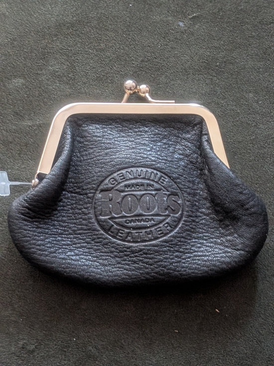Roots Accessories - Roots Black Leather Kiss-Lock Coin Pouch with Embossed Logo